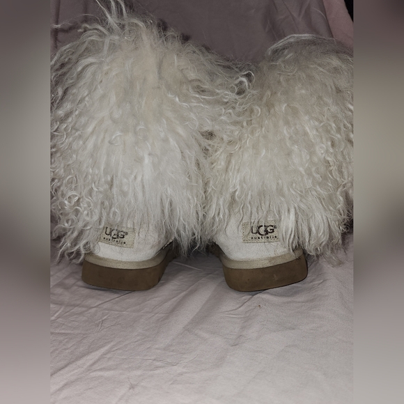 UGG Short Boot Cream Sheepskin Cuff - Picture 16 of 16